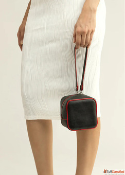 Compact Leather Pouches Mini Travel Bags - Perfect for Everyday Essentials