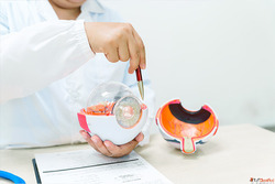 Cashless Cataract Surgery in Navi Mumbai Advanced Eye Care w...