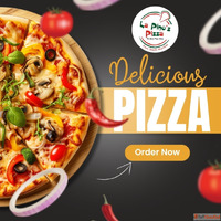 Non veg pizza near Kala Ghoda Fort