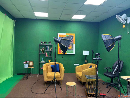 Handi Crunch Studios - High-Quality Podcast Recording Space in Jaipur