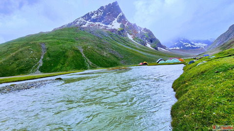 Exploring the Hidden Treks of Kashmir