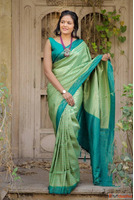 Jacquard Sarees Online - Stylish Textured Sarees at Mirraw