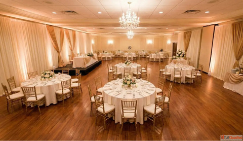 Stylish Banquet Hall In Hazratganj - Birthdays Weddings Meetings