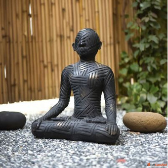 Takshni Contemporary Metal Art Showcasing Bold Design and Timeless Appeal