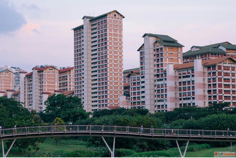 Singapore Tour Packages Feel Different At Night