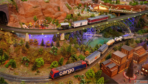 Expert Commercial Model Train Layout Manufacturing