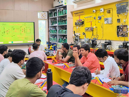 Top AC Repairing Institute in Delhi Practical Training