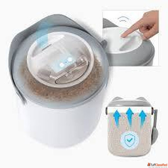 Smart Vacuum Container to Keep Cat Food Fresh
