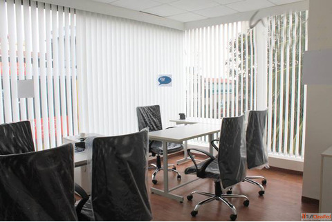 Single Manager's Cabin with space for two visitors