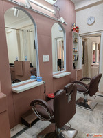 Best Hair Salon in Lucknow for Female Professional Hair Serv...