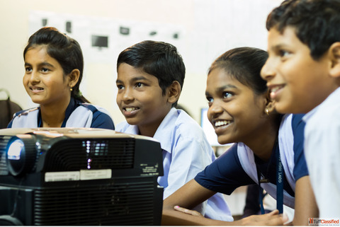 Connected Classrooms for Smart Learning