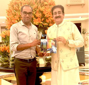 Writer Murari Gupta Presents His Books to Dr. Sandeep Marwah in Jaipur
