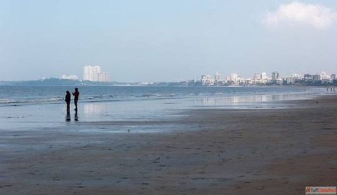 Juhu Beach Mumbai Sea Street Food Serviced Apartments Nearby Hospitals