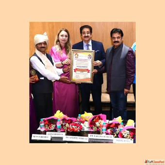 Sandeep Marwah Honoured with Tilak Raj Sharma Memorial World Peace Award