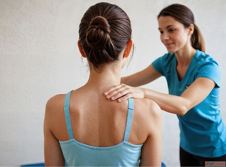 Physiotherapy at Home in Noida - Verified Qualified Therapists APRCHomeCare