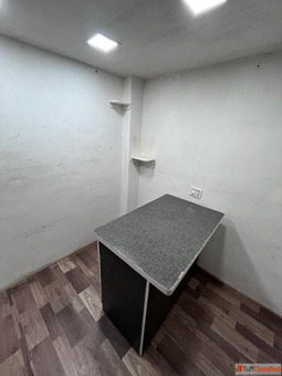Duplex Office Space on Rent in Raghuleela Mall Kandivali West - 125 Sq.ft.