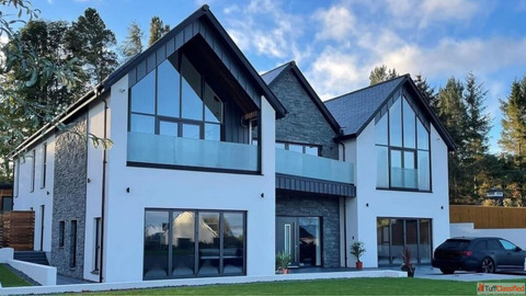 Scottish Shopfronts - Experts in Aluminium Glass Shopfront Install