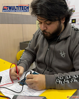 Choose Multitech Institute for Laptop Repairing Center in Delhi Training