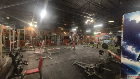 The PUMPING IRON FITNESS HUB