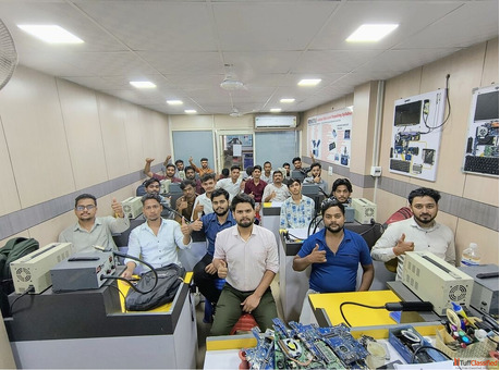 Why Prefer Multitech Institute for Laptop Repairing Institute Training