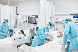 Hospital Intensive Care Unit NiaCare Advanced Critical Care ...