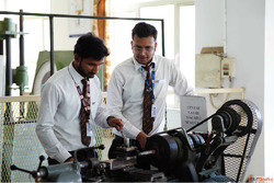 Top Engineering Colleges in Greater Noida with Advanced Lear...