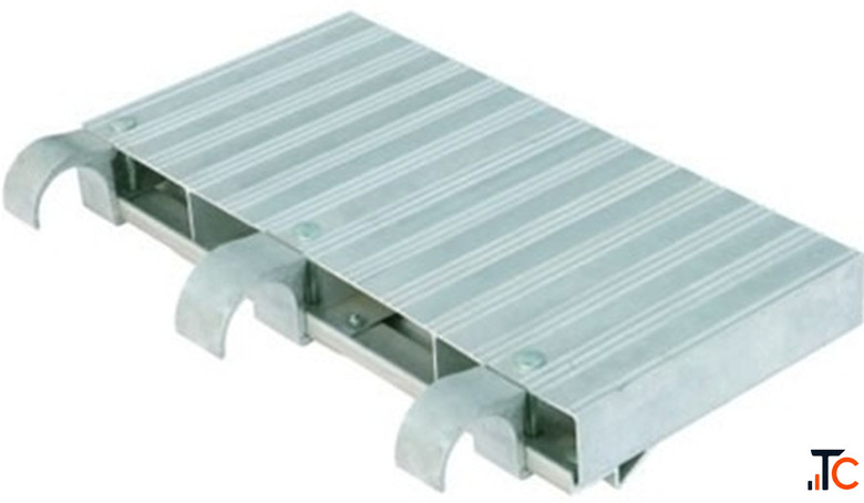 Secure Your Worksite Choosing the Right Plank in Scaffolding