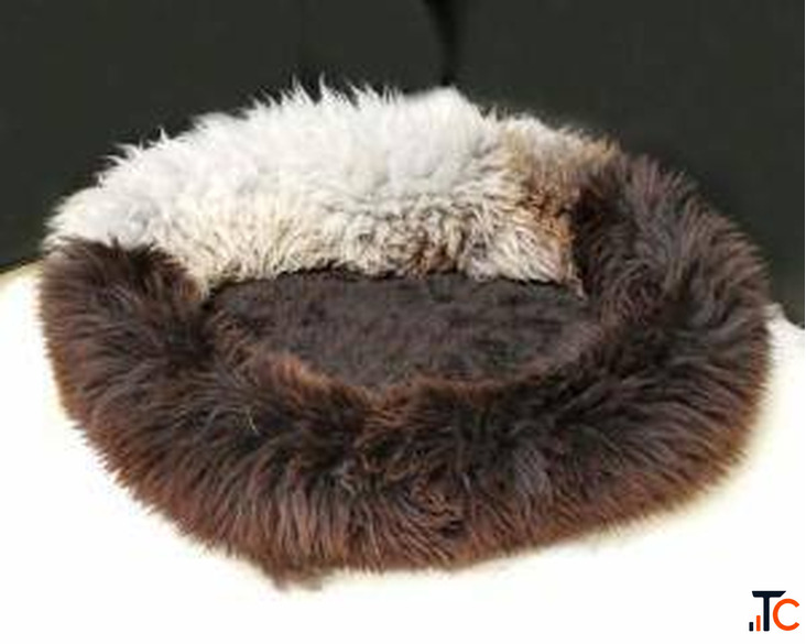 XXL dog bed made of natural sheepskin