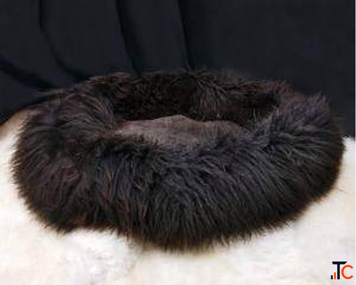 XXL dog bed made of natural sheepskin