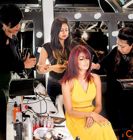 Professional Makeup Course in Noida Learn from Industry Experts