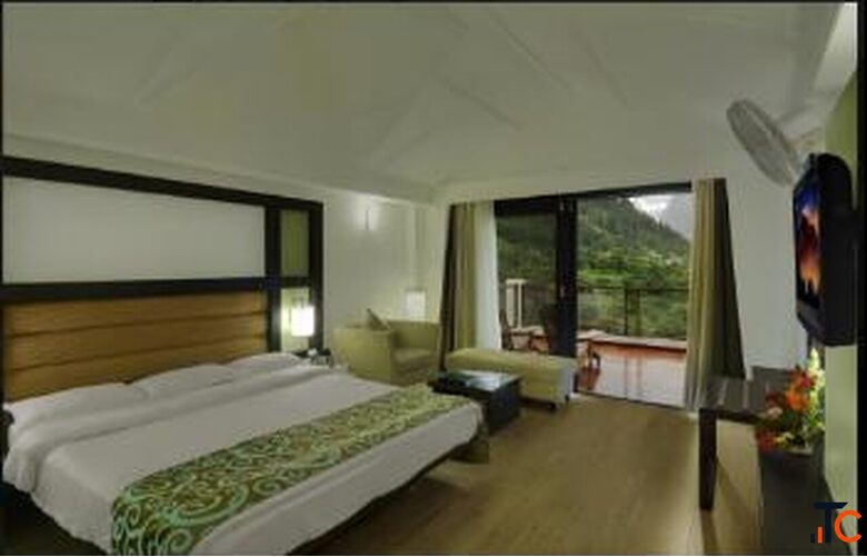 Manali Delights with Apple Country