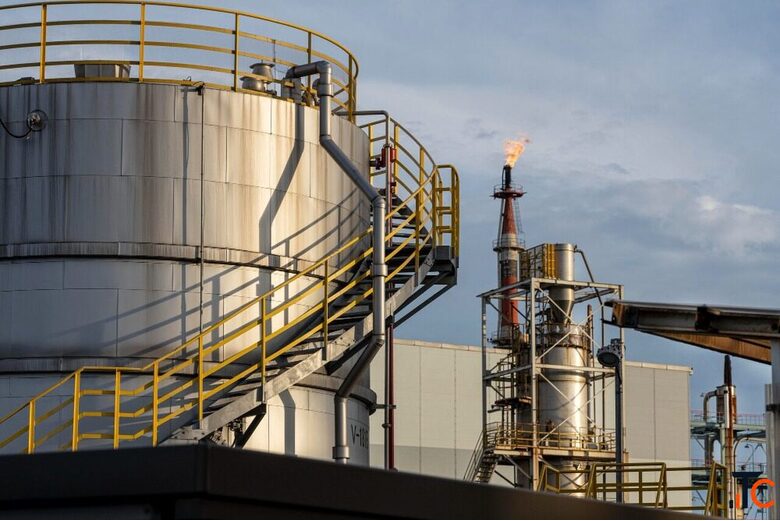 Cylinder Oil Supplier Dubai