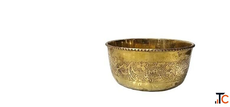Decorative Brass Bowl with Floral Etching 14 cm Vintage Style