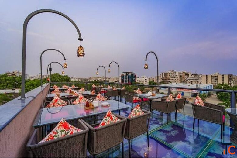 Rooftop restaurant near Pratap Nagar Jaipur