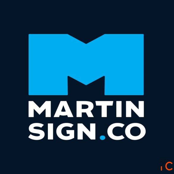 Custom Exterior Illuminated Blade Signs for Businesses