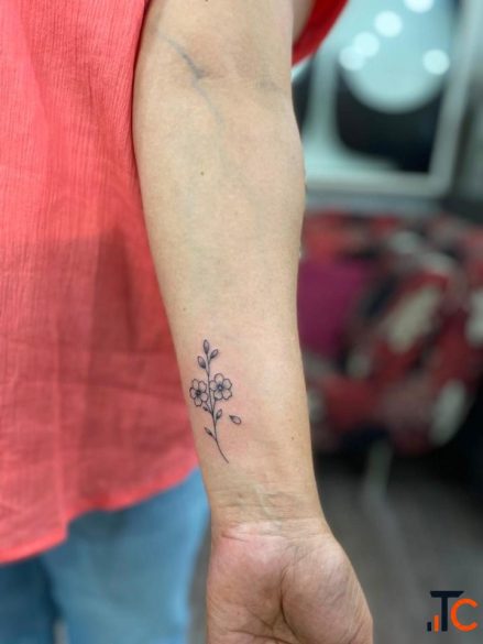 Minimalist Tattoo Designs Simple Stylish Meaningful Tattoo Ideas