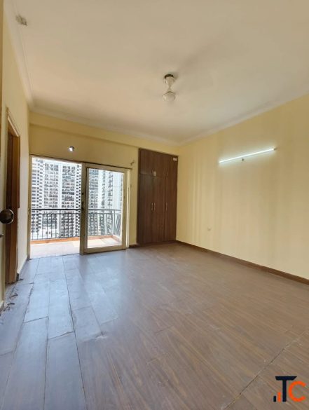 3 BHK Flat for Sale in Antriksh Golf View Sector 78 Noida