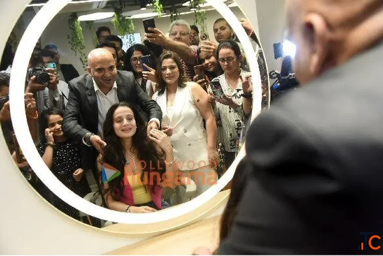 Luxury Salon in Gurugram - Headlocks Luxury Salon