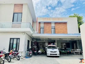 Emergency Medical Services and Patient-Centered Hospital Care