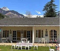 Book luxury villas in Manali at Ekaa House. Enjoy mountain views