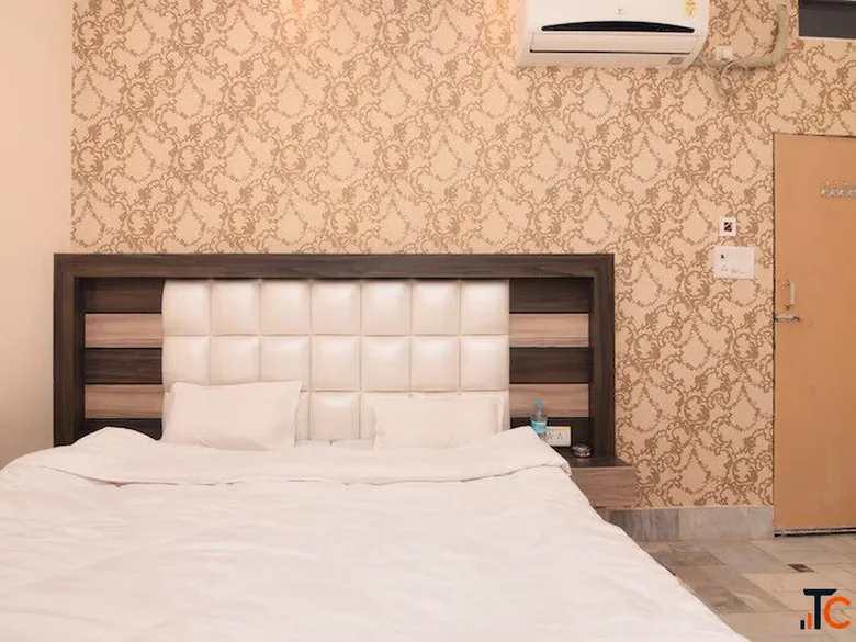 Budget Hotel Near Varanasi Temple