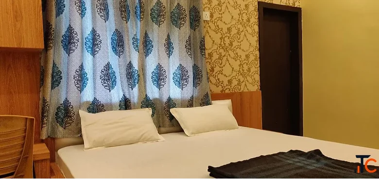 Budget Hotel Near Varanasi Temple
