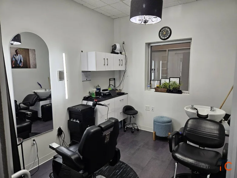 Beauty Salon Studio Space for Rent - Willow Glen Studio